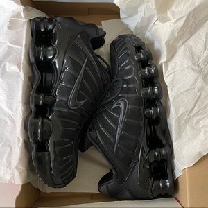 Nike Sneakers 🖤🖤🖤